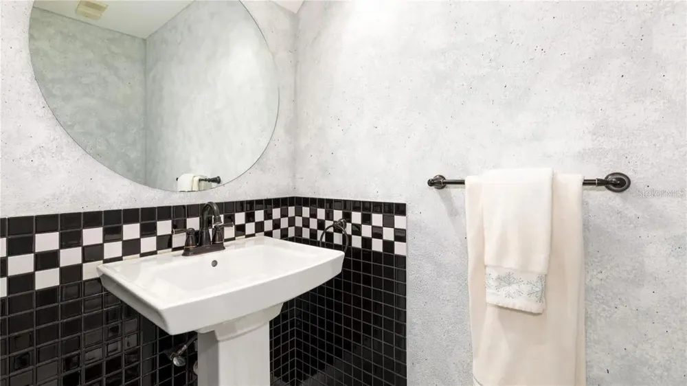 10438 SAINT TROPEZ PLACE Tampa, FL 33615