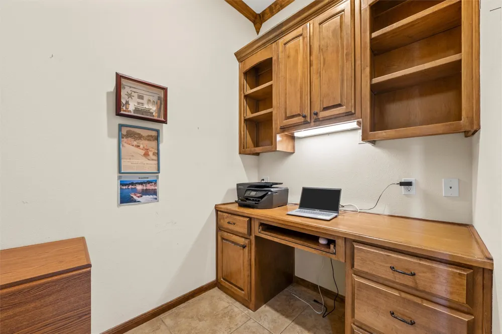 208 Silver Spur Trail McGregor, TX 76657