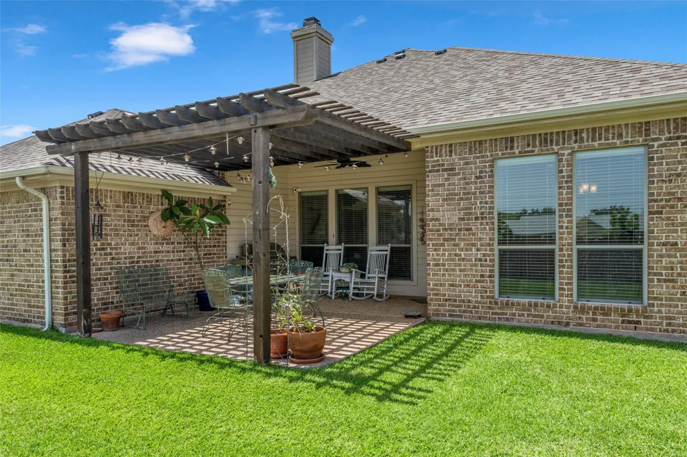 208 Silver Spur Trail McGregor, TX 76657