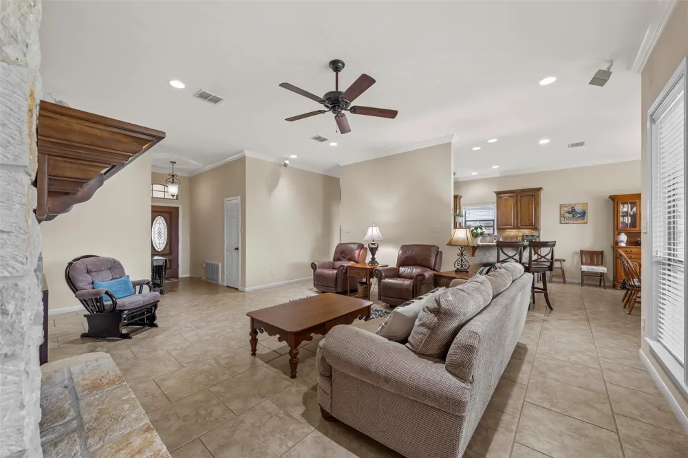 208 Silver Spur Trail McGregor, TX 76657