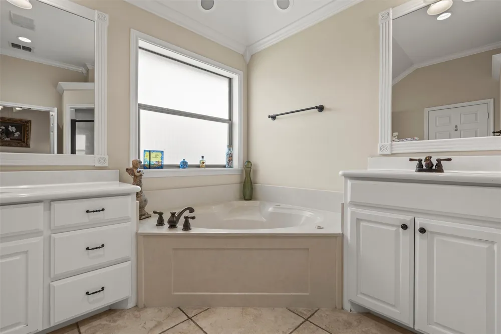 208 Silver Spur Trail McGregor, TX 76657