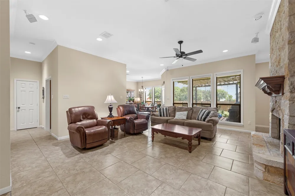 208 Silver Spur Trail McGregor, TX 76657