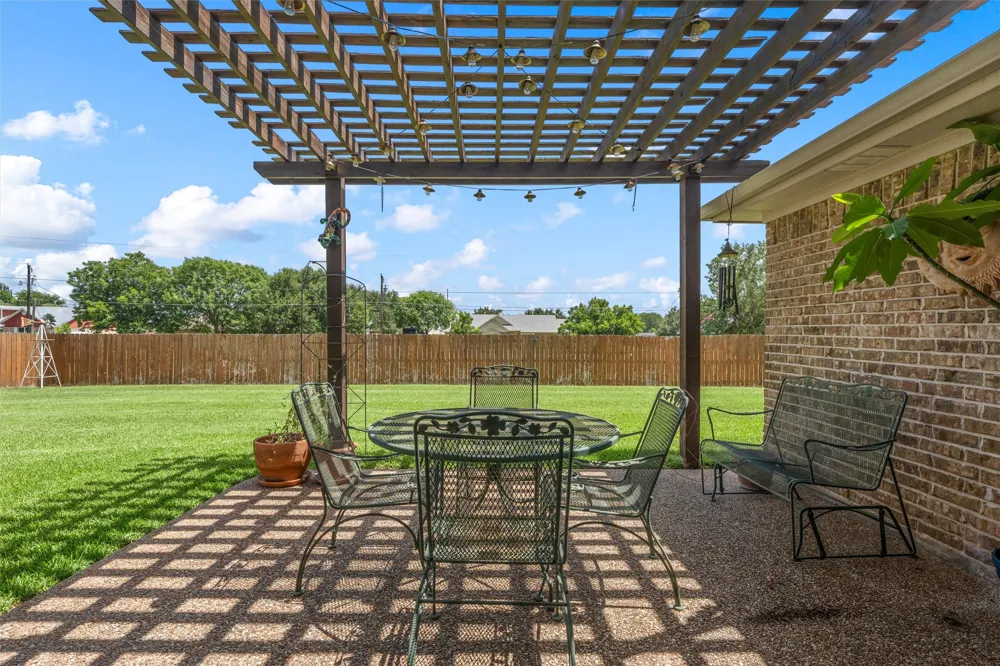 208 Silver Spur Trail McGregor, TX 76657