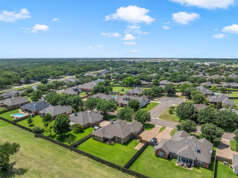 208 Silver Spur Trail McGregor, TX 76657