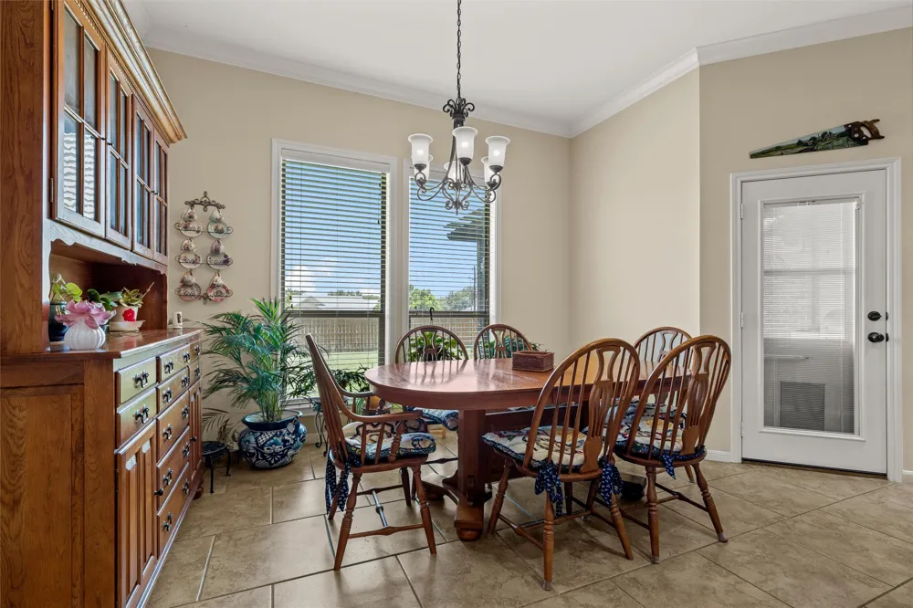 208 Silver Spur Trail McGregor, TX 76657