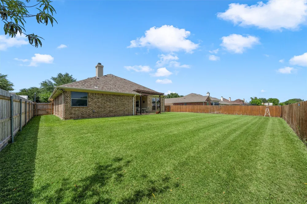 208 Silver Spur Trail McGregor, TX 76657
