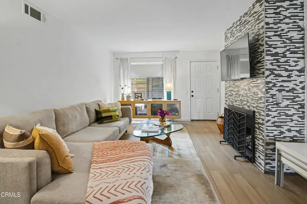 10960 Bluffside #102 Studio City, CA 91604