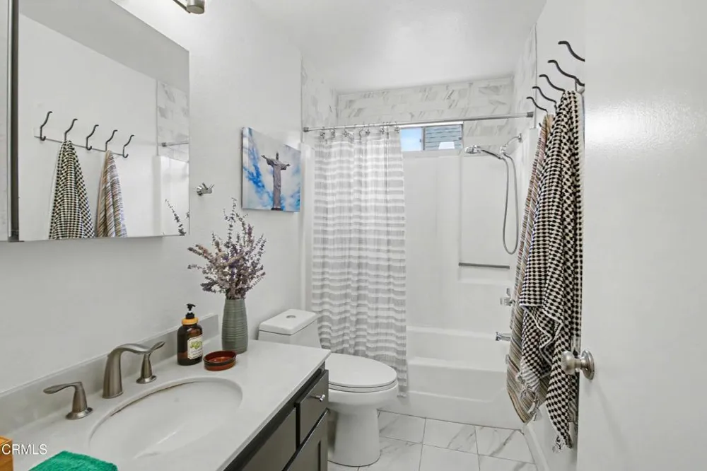 10960 Bluffside #102 Studio City, CA 91604