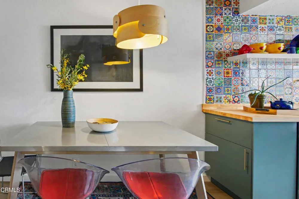 10960 Bluffside #102 Studio City, CA 91604