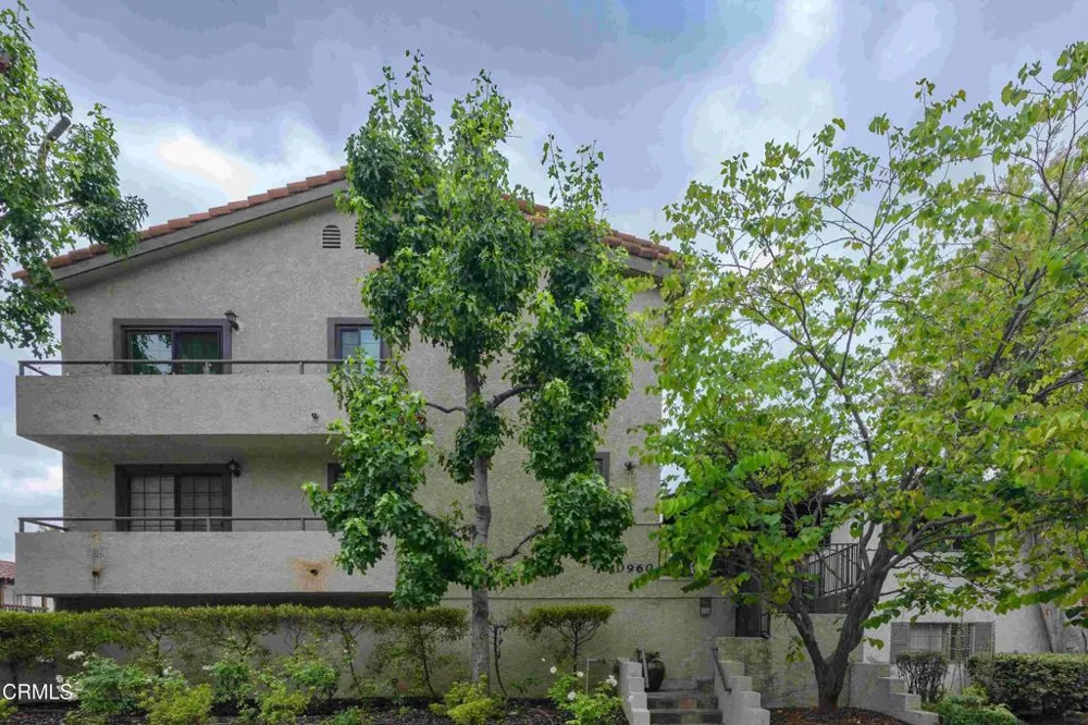 10960 Bluffside #102 Studio City, CA 91604