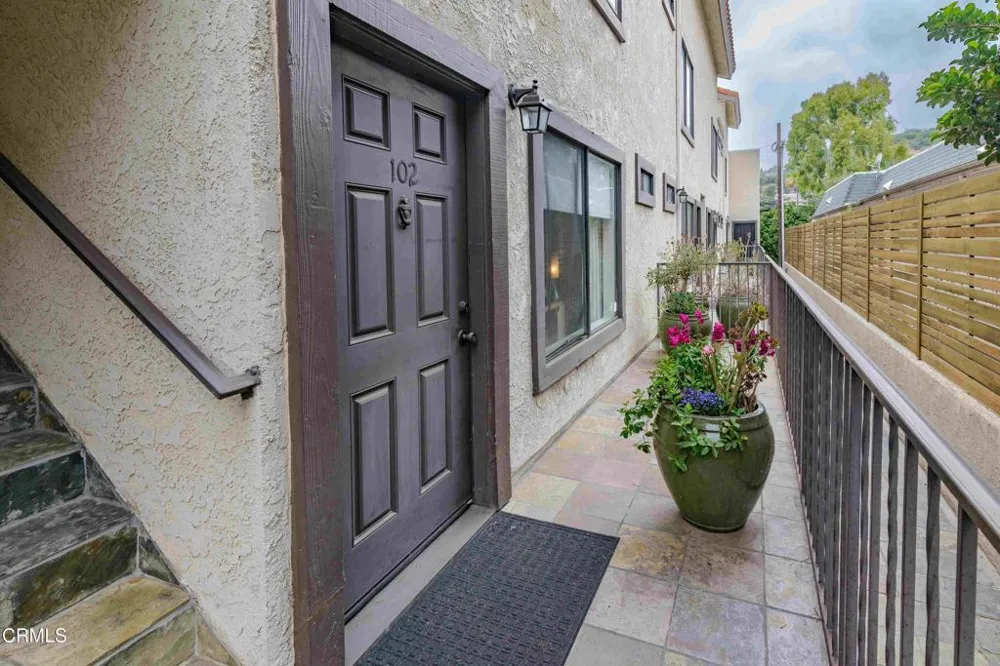 10960 Bluffside #102 Studio City, CA 91604
