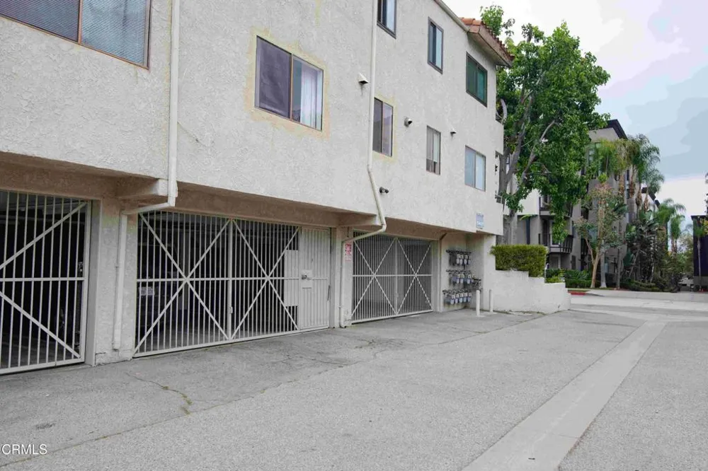 10960 Bluffside #102 Studio City, CA 91604