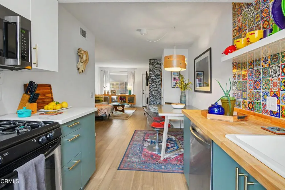 10960 Bluffside #102 Studio City, CA 91604