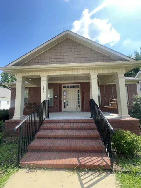 219 Waterloo St