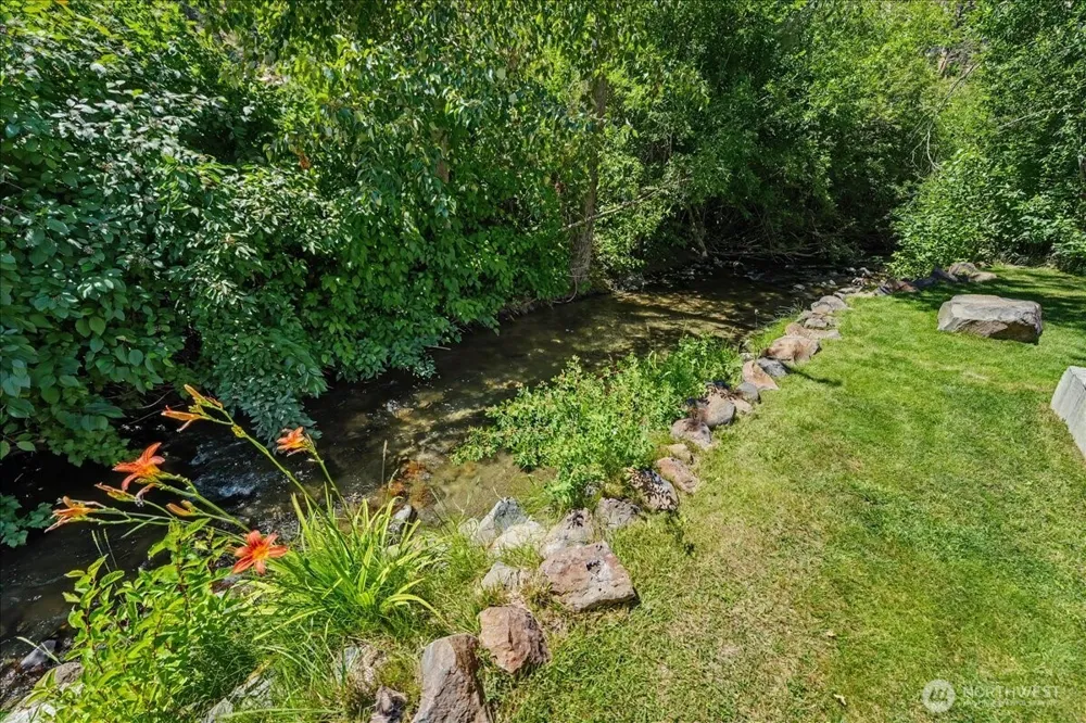 1571 Mission Creek Road Cashmere, WA 98815