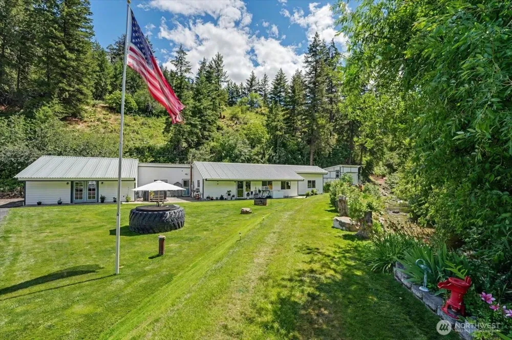 1571 Mission Creek Road Cashmere, WA 98815
