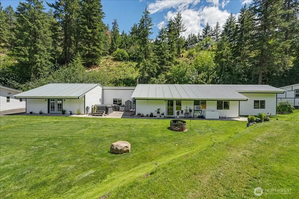 1571 Mission Creek Road Cashmere, WA 98815