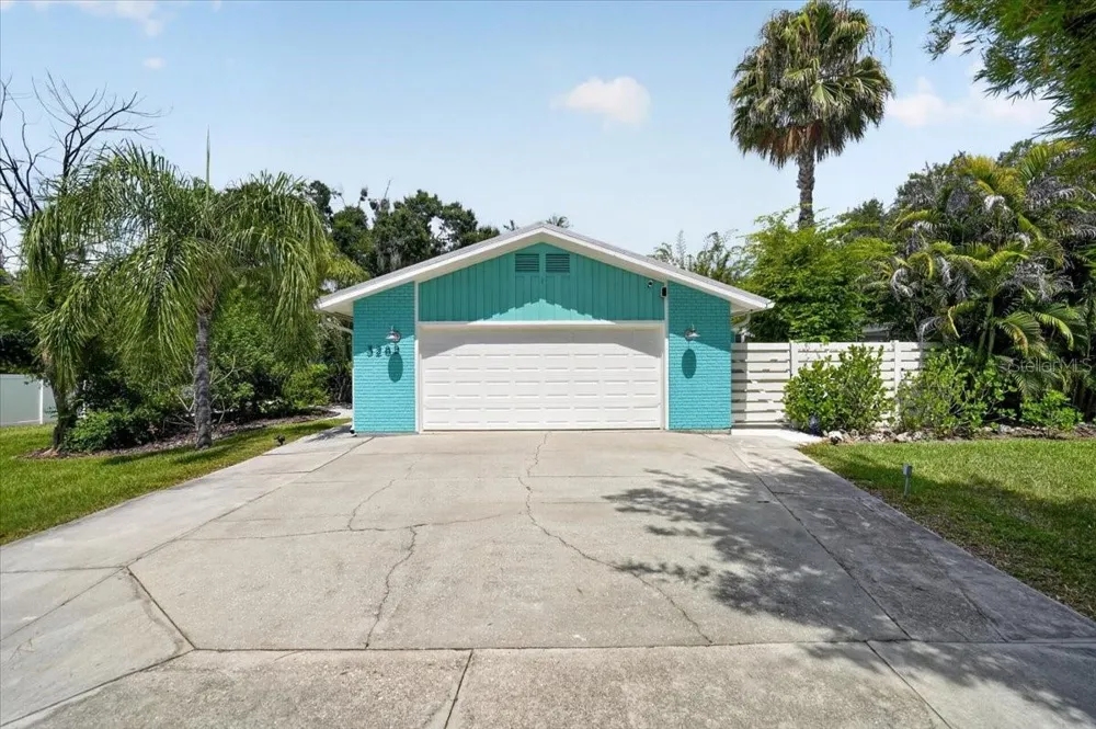 3282 TOBERO LANE Sarasota, FL 34235