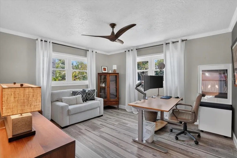 3282 TOBERO LANE Sarasota, FL 34235