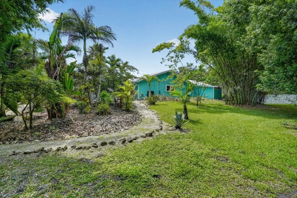 3282 TOBERO LANE Sarasota, FL 34235
