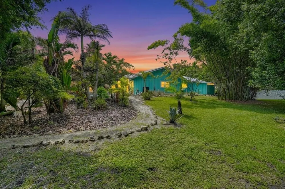 3282 TOBERO LANE Sarasota, FL 34235
