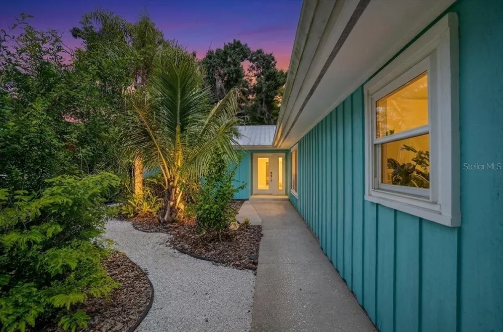 3282 TOBERO LANE Sarasota, FL 34235