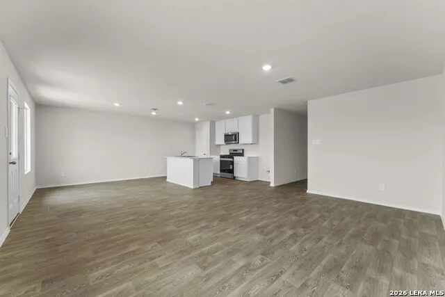 1061 Seedling Ln Seguin, TX 78155