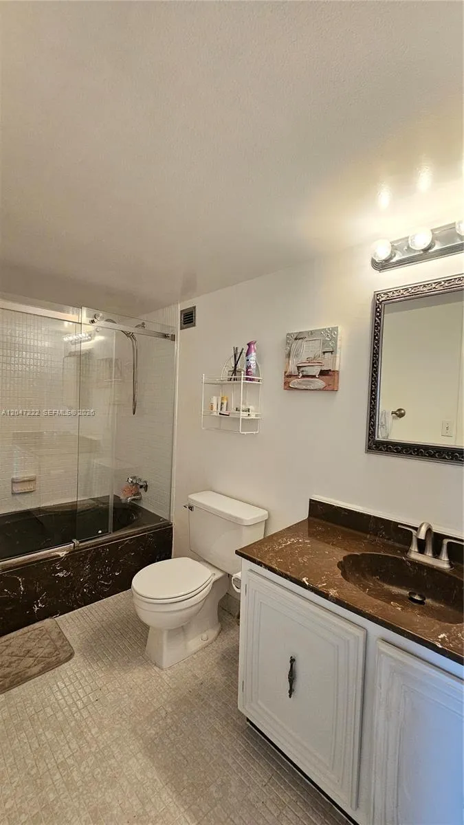 800 Parkview Dr #912 Hallandale Beach, FL 33009