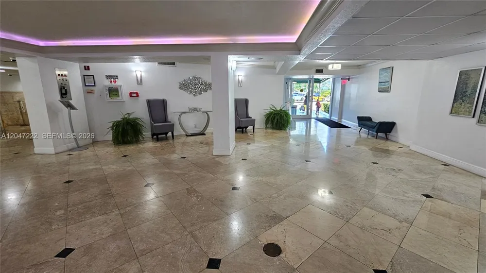 800 Parkview Dr #912 Hallandale Beach, FL 33009
