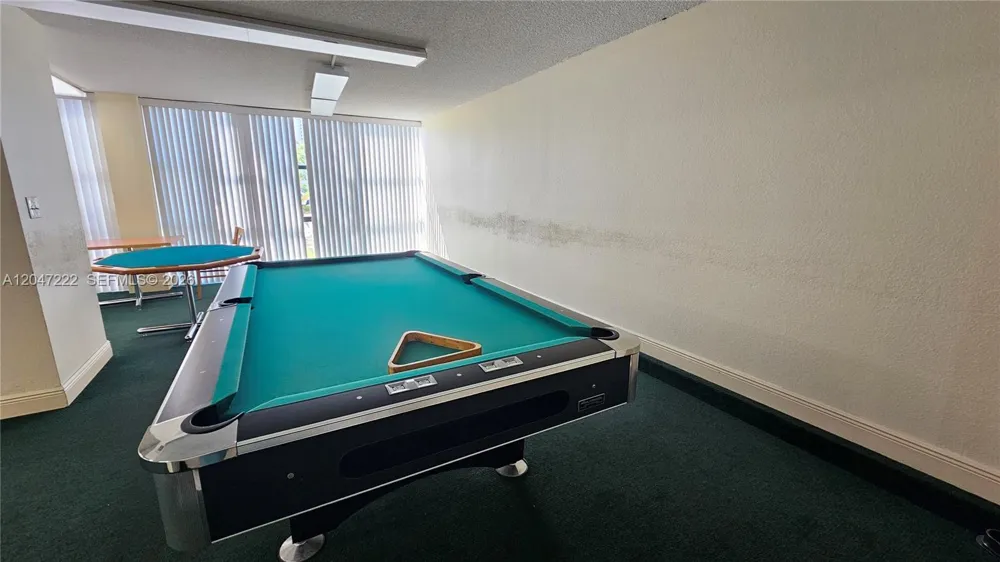 800 Parkview Dr #912 Hallandale Beach, FL 33009