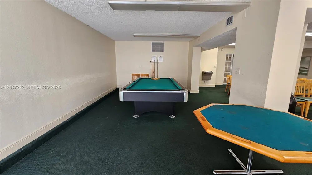 800 Parkview Dr #912 Hallandale Beach, FL 33009