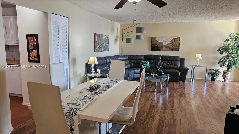 800 Parkview Dr #912 Hallandale Beach, FL 33009