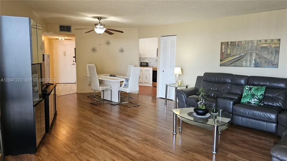 800 Parkview Dr #912 Hallandale Beach, FL 33009