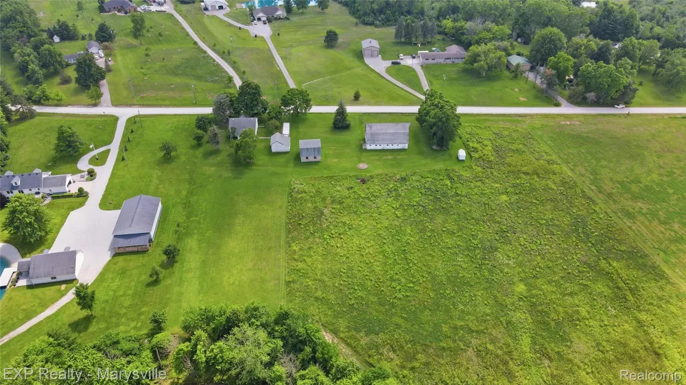 5694 Belle River Road China Township, MI 48054