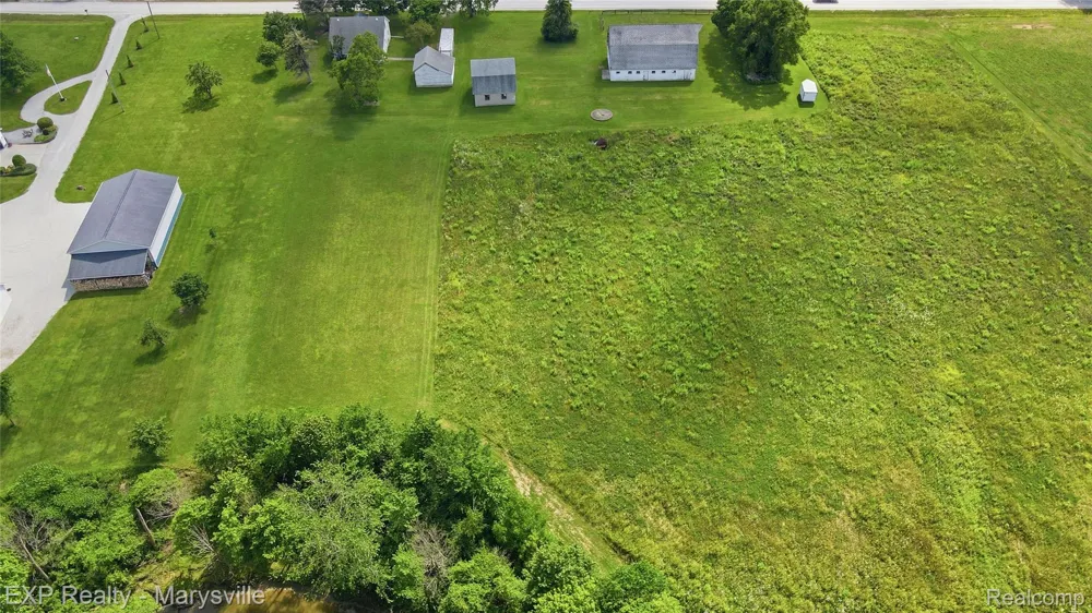 5694 Belle River Road China Township, MI 48054