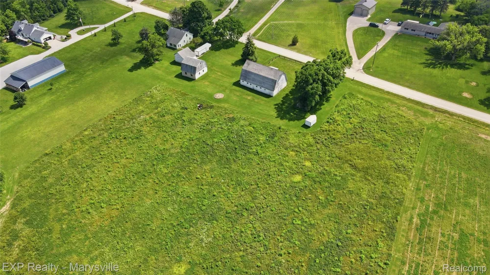 5694 Belle River Road China Township, MI 48054