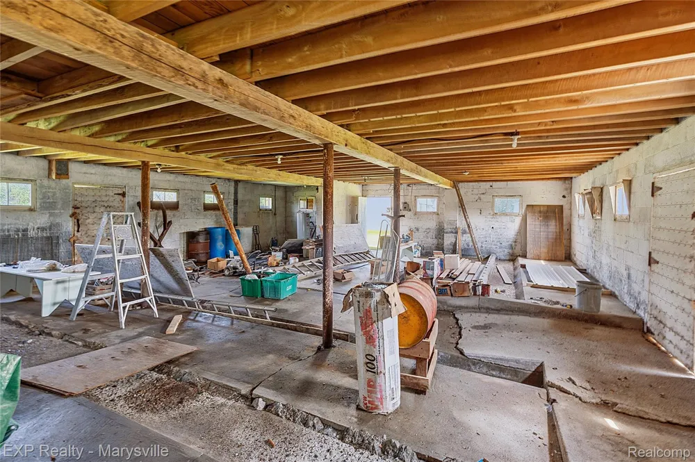 5694 Belle River Road China Township, MI 48054