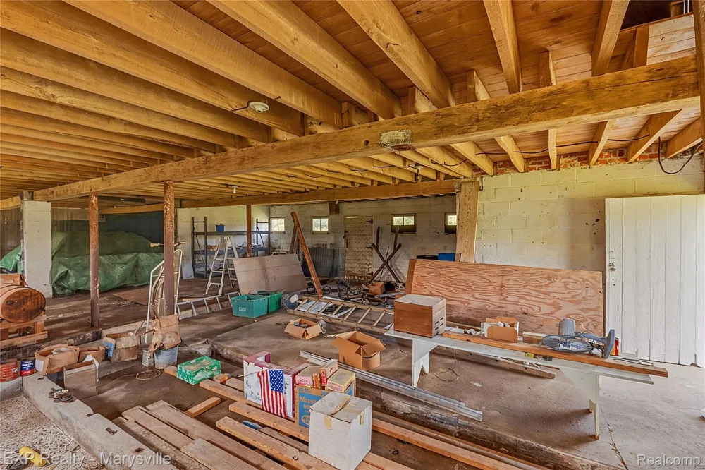 5694 Belle River Road China Township, MI 48054
