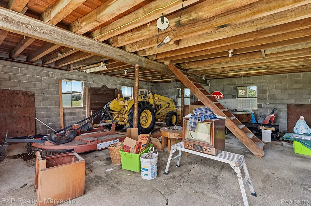 5694 Belle River Road China Township, MI 48054