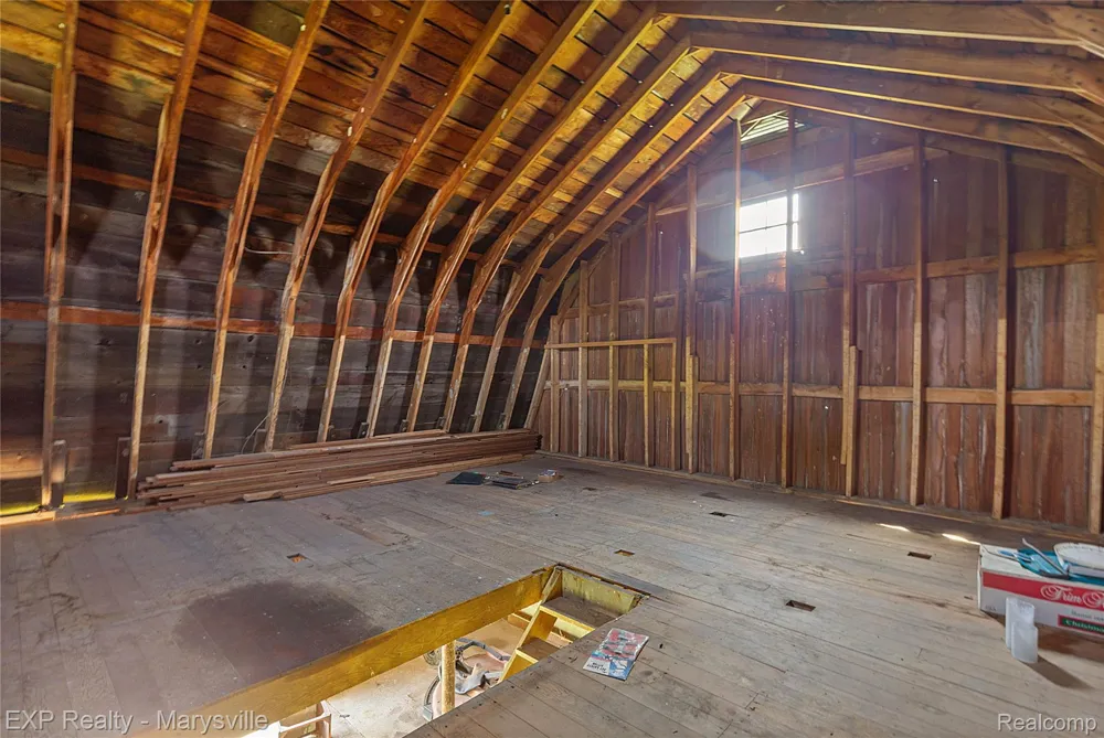 5694 Belle River Road China Township, MI 48054