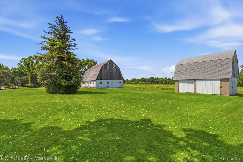 5694 Belle River Road China Township, MI 48054