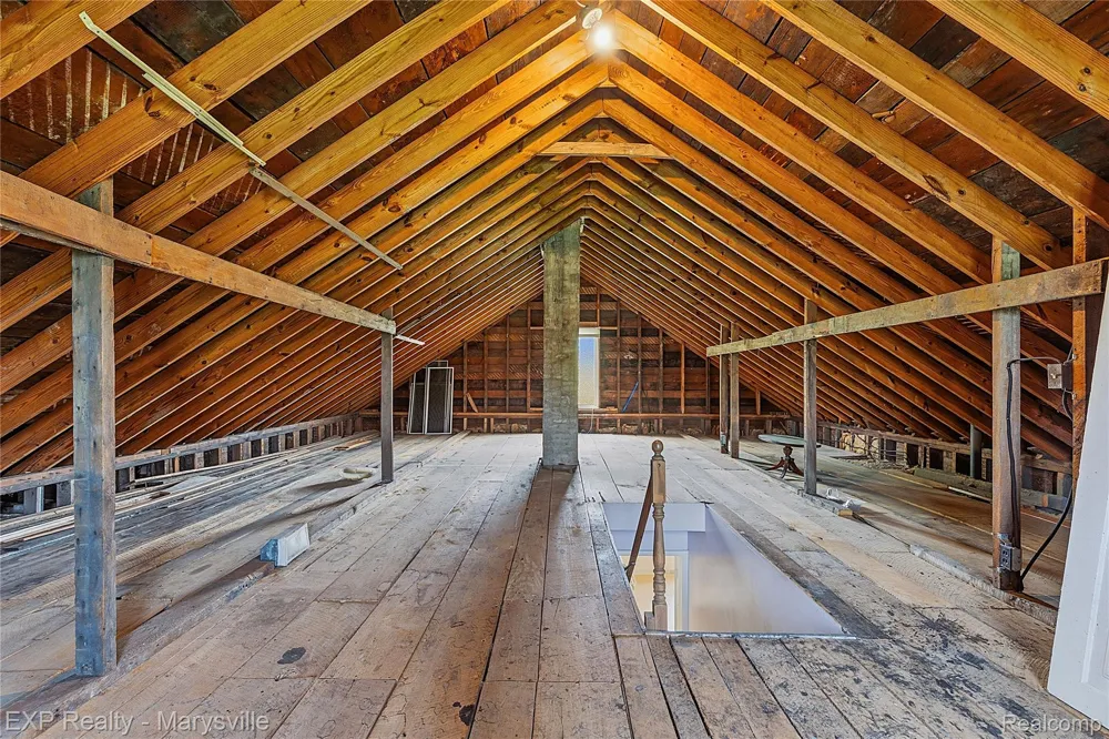 5694 Belle River Road China Township, MI 48054