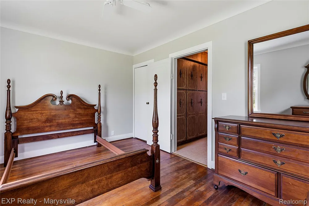 5694 Belle River Road China Township, MI 48054