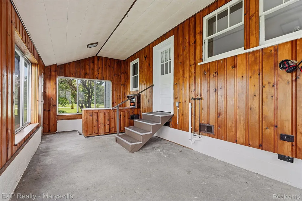 5694 Belle River Road China Township, MI 48054
