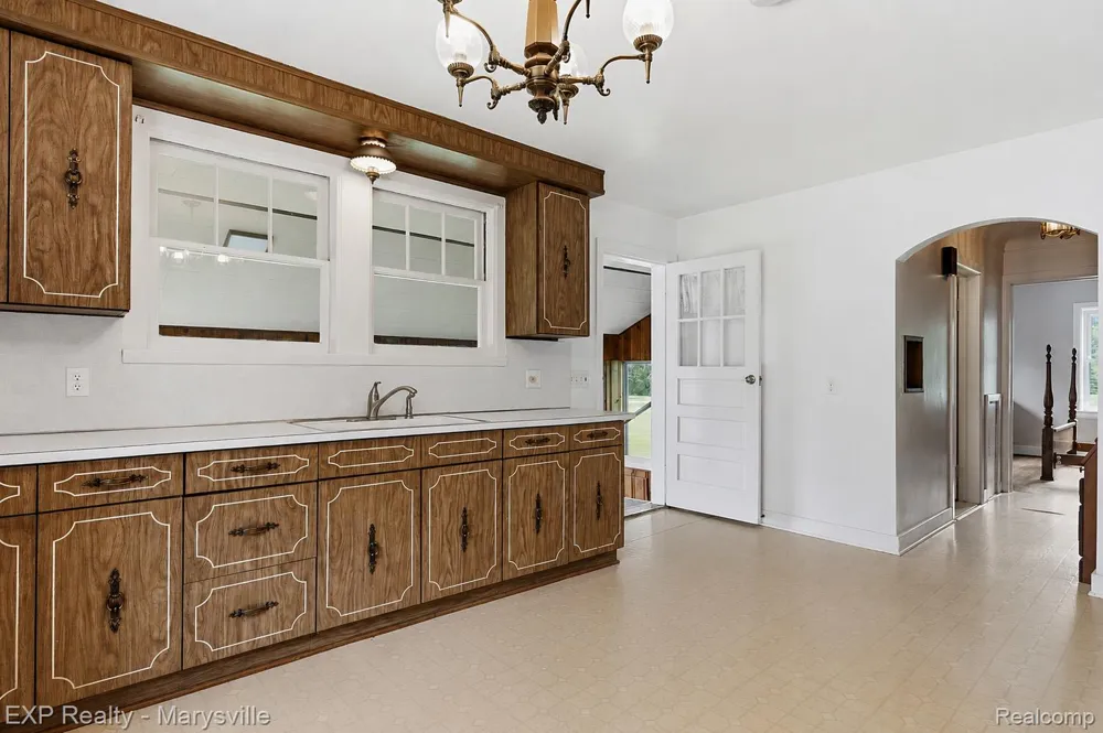 5694 Belle River Road China Township, MI 48054