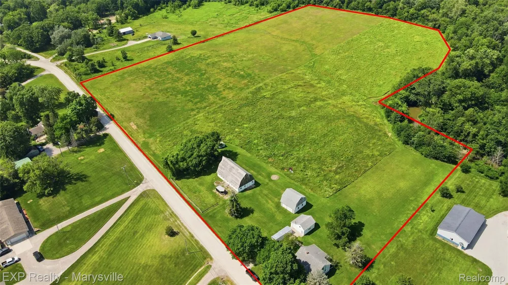 5694 Belle River Road China Township, MI 48054