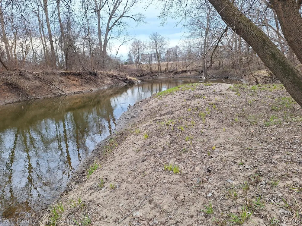 5694 Belle River Road China Township, MI 48054