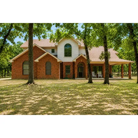 696 Indian Trail
