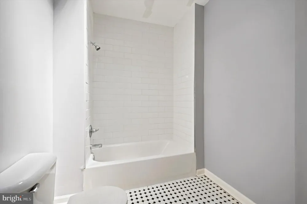 5739 12TH STREET Philadelphia, PA 19141