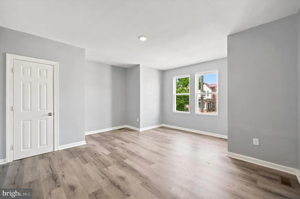5739 12TH STREET Philadelphia, PA 19141